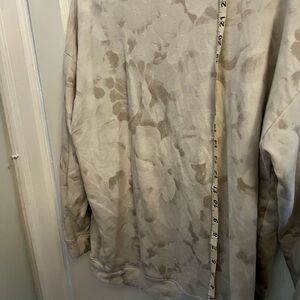 Athleta Neutral Floral Crewneck Sweatshirt - Beige Sz L